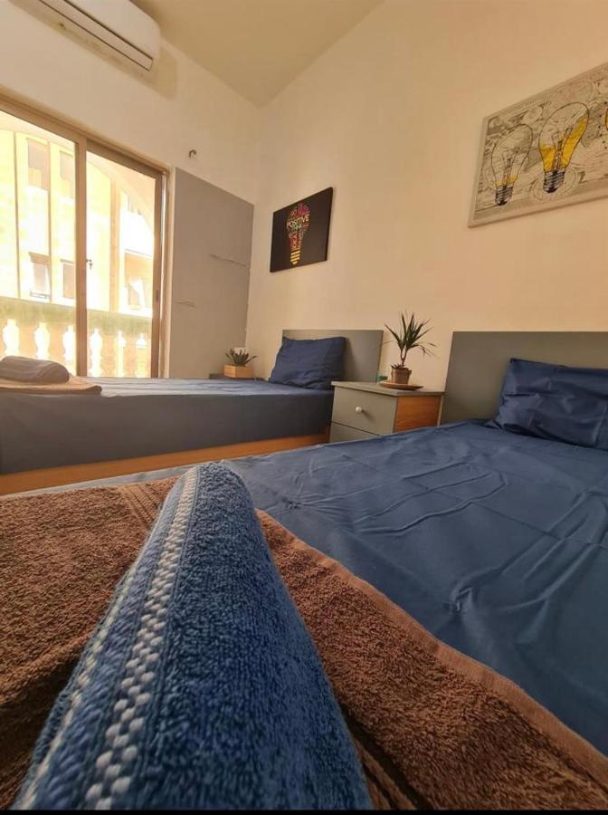 Room 2- Private Room With Balcony Ac Wifi And En Suite *
